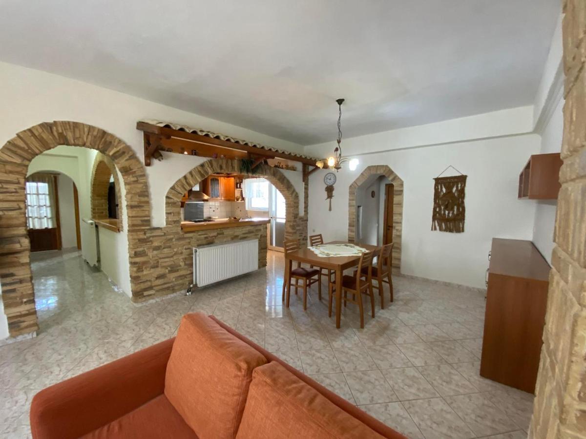 Villa Theo Marathiás Esterno foto