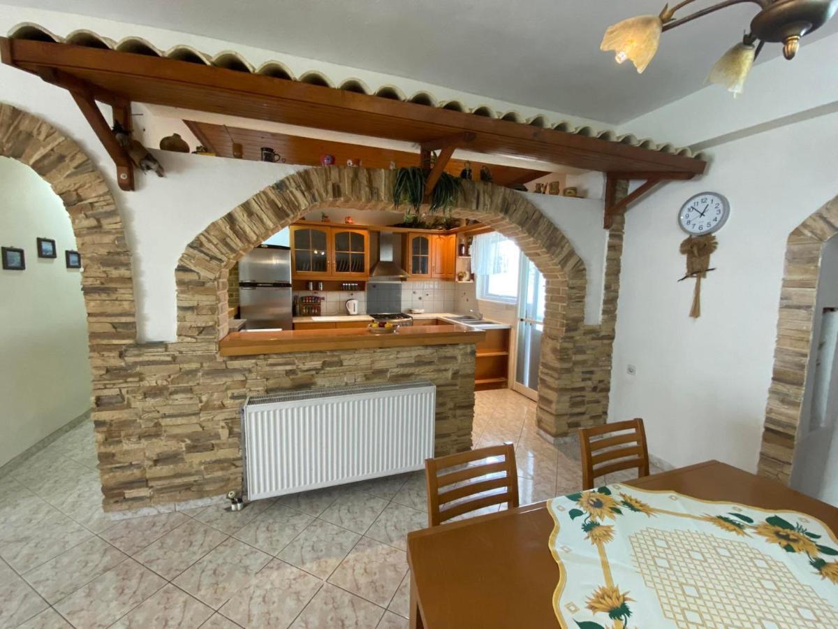 Villa Theo Marathiás Esterno foto