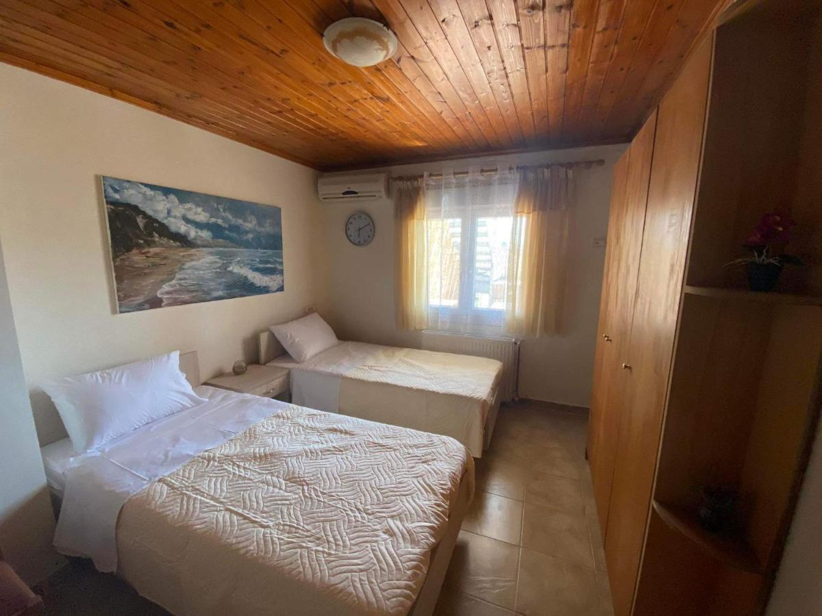 Villa Theo Marathiás Esterno foto