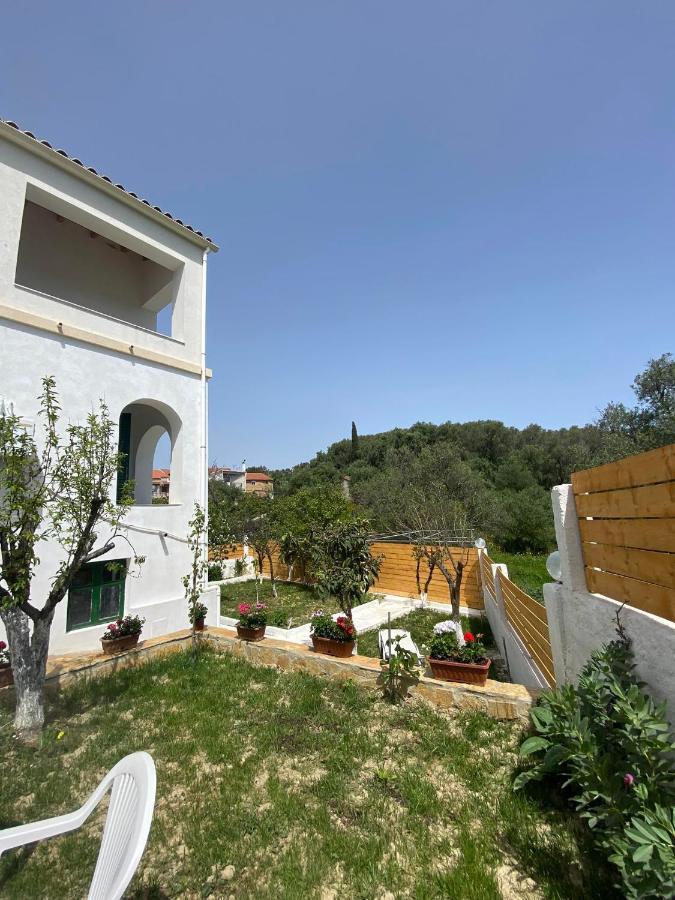 Villa Theo Marathiás Esterno foto