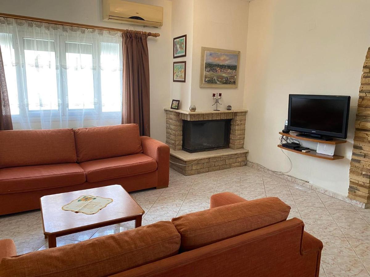 Villa Theo Marathiás Esterno foto